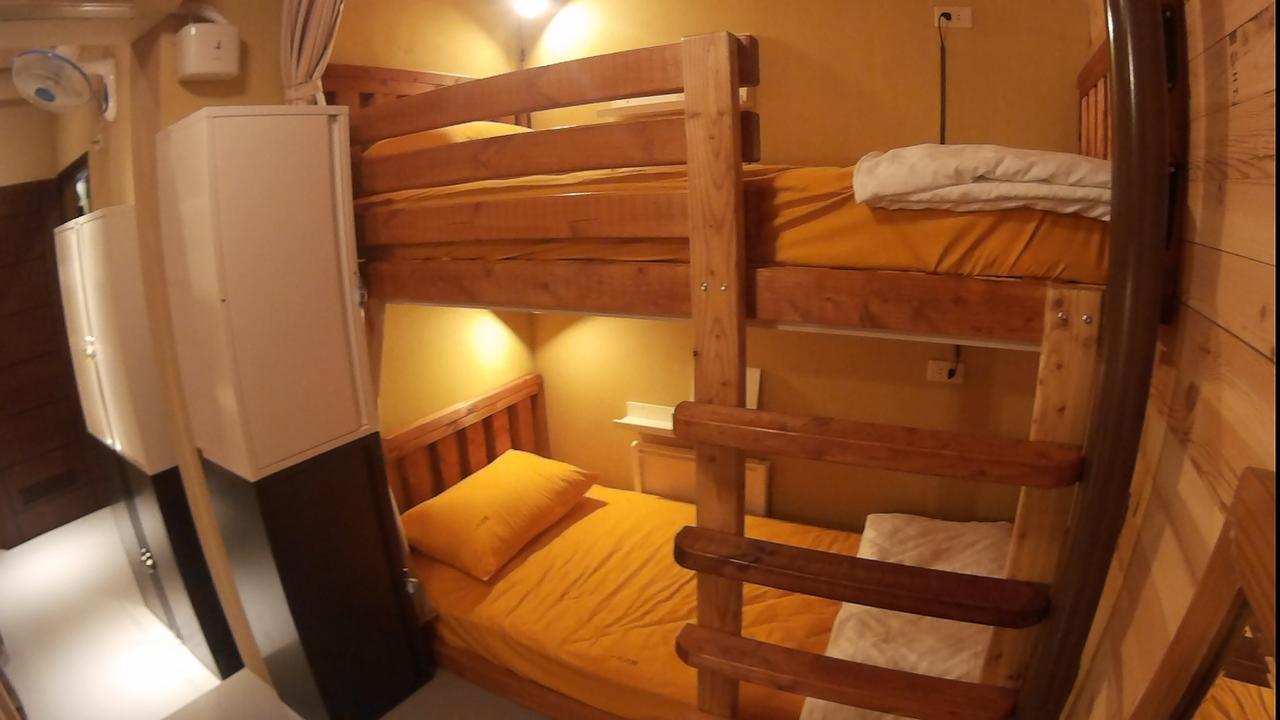 On Board Hostel Manzhou Eksteriør billede