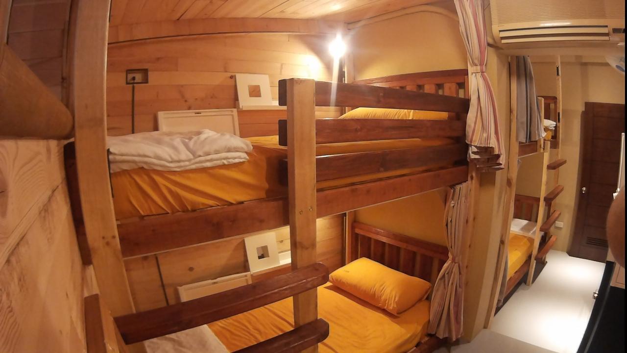 On Board Hostel Manzhou Eksteriør billede